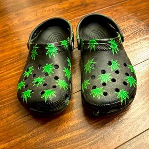 Crocs weed leaf print